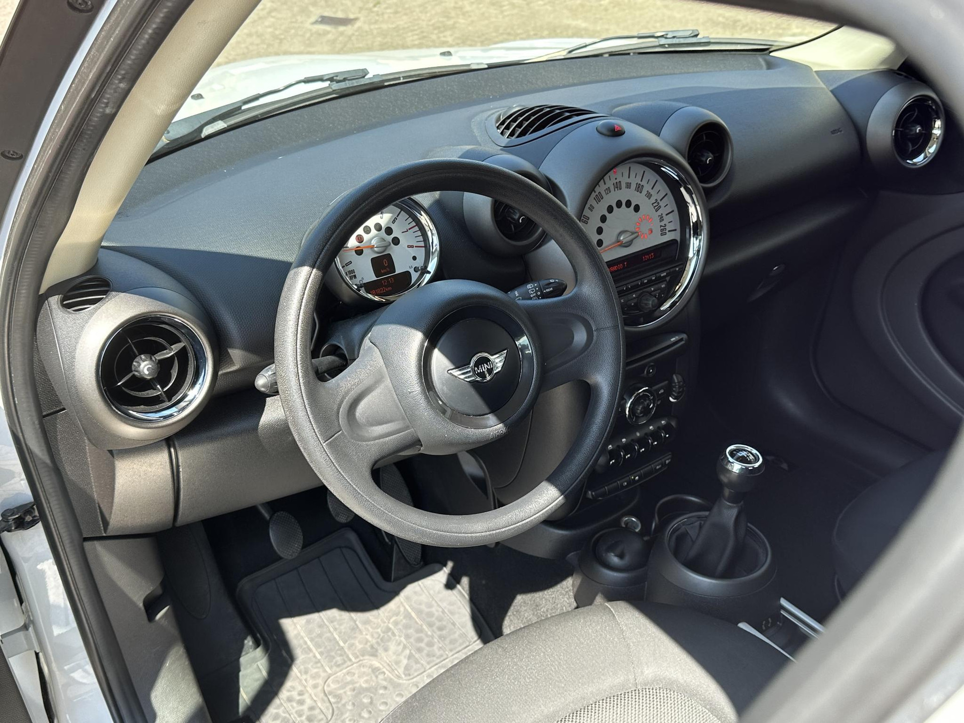 41497253-1.jpg
