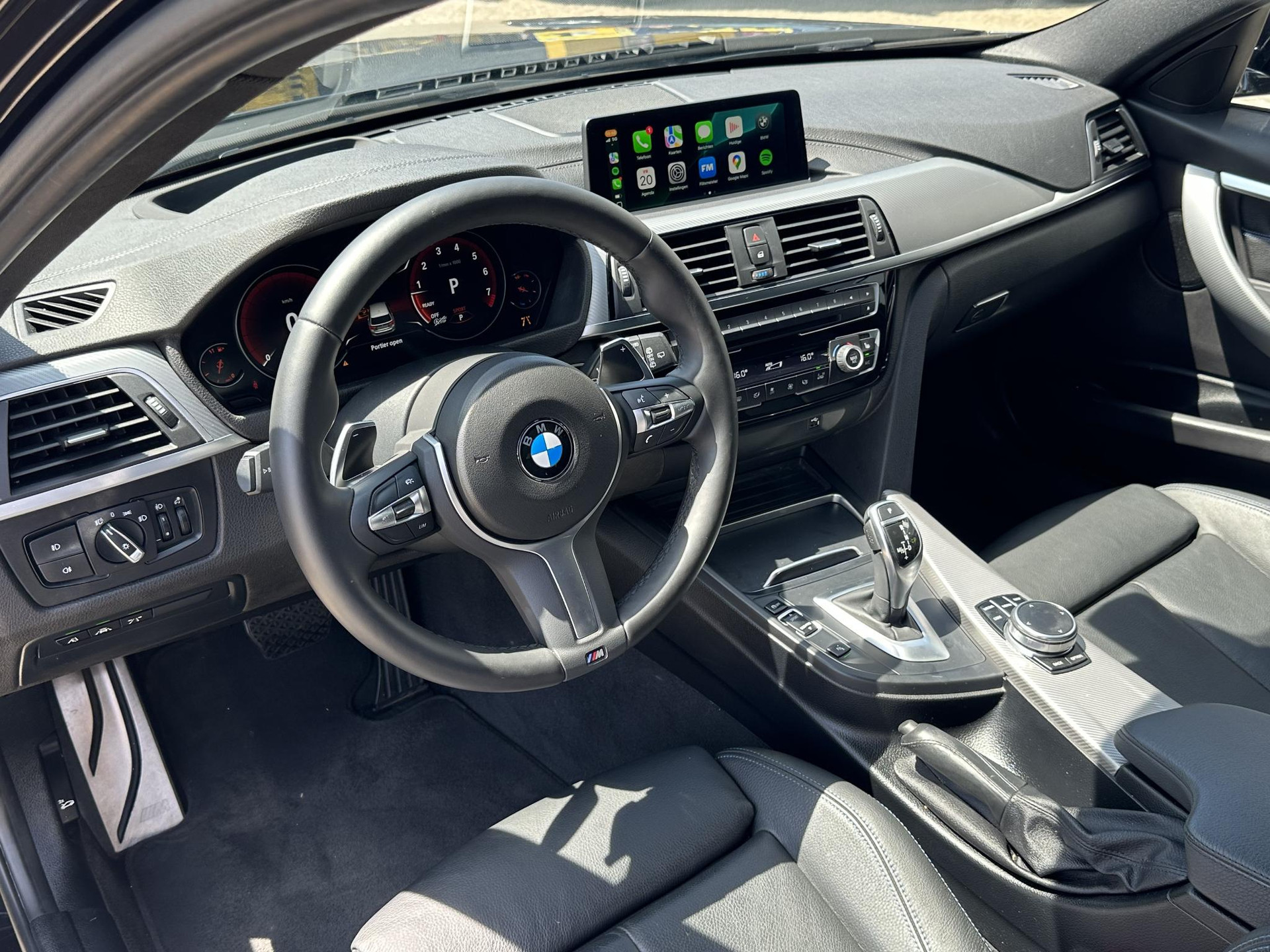45832614-1.jpg